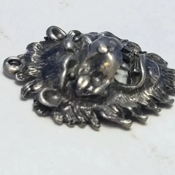 Vintage Silver Tone Metal Lion Head Pendant - Picture 2 of 5